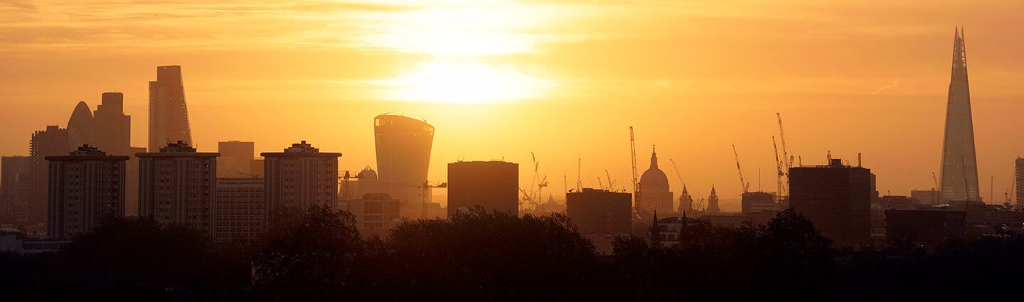 Outline of the city of London in the sun