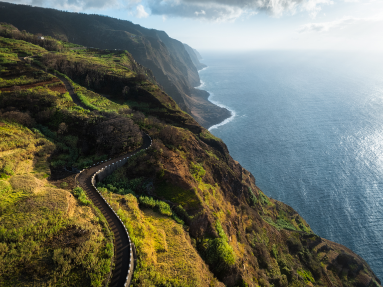 Madeira_coastal_road_mountains